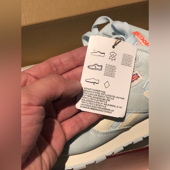 Reebok Classic Leather Sneakers in light blue/fluorescent orange/white - Picture 8 of 12